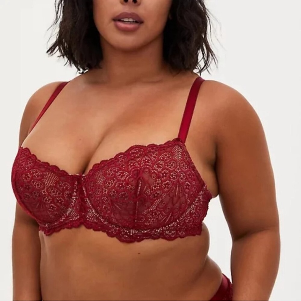 Torrid Lace Underwire Bra in Deep Red 40ddd NWOT